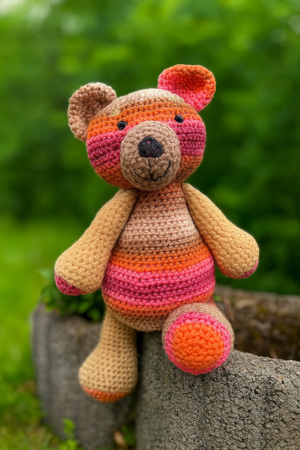 A_high-resolution_digital_photograph_features_a_cr_compressed